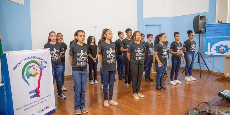 Secretaria Municipal de Educação premia projetos inovadores de professores executados no período pós-pandemia