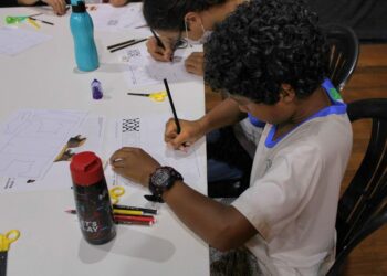 Oficinas de arte-educação da exposição Bancos Indígenas do Brasil contemplam alunos de Araxá