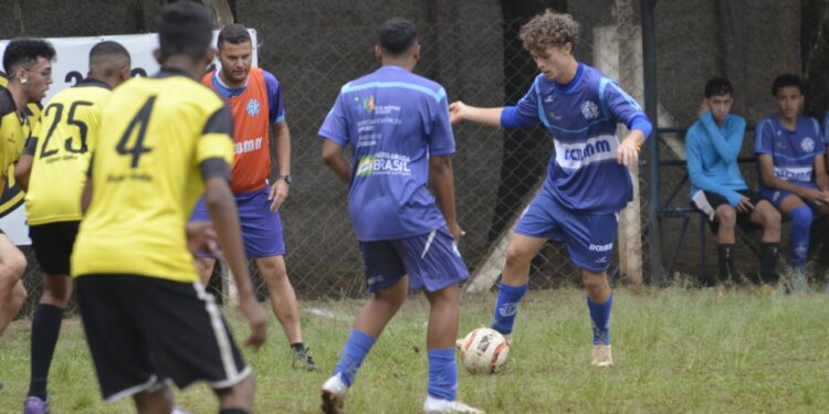 Dínamo goleia Ibiá em amistosos nas categorias de base