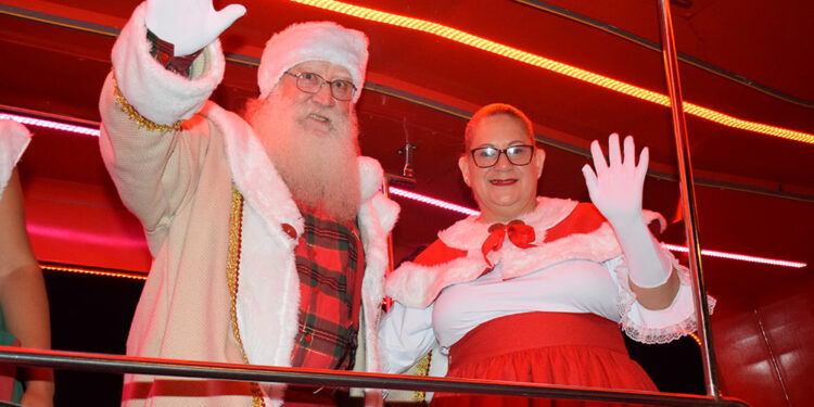 Caravana de Natal da Coca-Cola passa nesta sexta (9) por Araxá; saiba como acompanhar
