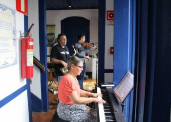 2º NESTE NATAL SEJA LUZ: Museu Dona Beja recebe apresentação musical da Família Passos