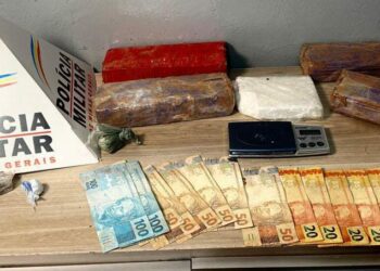 EM ARAXÁ/MG POLÍCIA MILITAR REALIZA PRISÃO DE SUSPEITO POR TRÁFICO ILÍCITO DE DROGAS