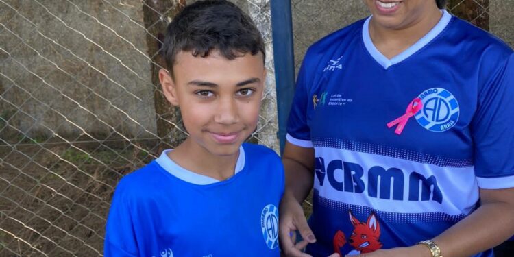 Atendimento de Assistência Social proporciona mais proximidade com o dia a dia dos alunos do projeto Dínamo Lobinho