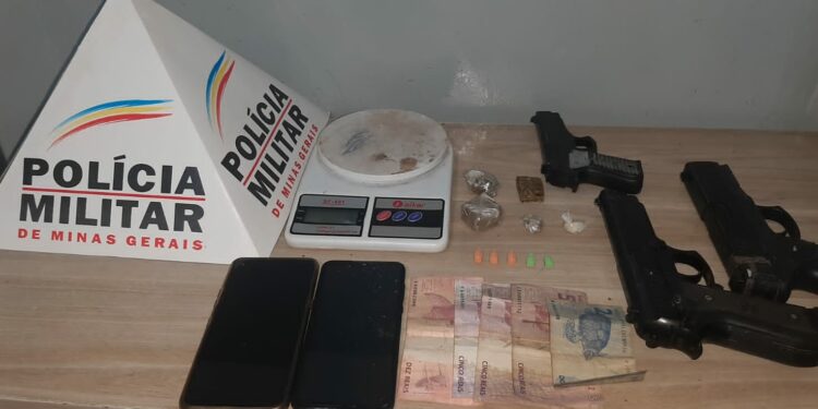 EM ARAXÁ/MG A POLÍCIA MILITAR REALIZA PRISÃO DE SUSPEITO POR TRÁFICO DE DROGAS