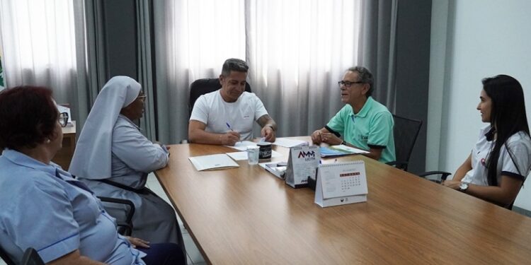 Prefeitura de Araxá firma convênio com a Casa de Nazaré