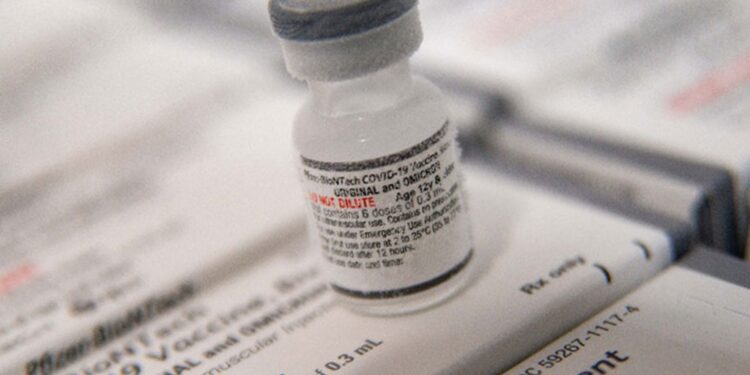 Prefeitura de Araxá inicia vacinação com a Pfizer bivalente nesta segunda