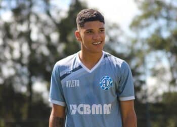 Categorias sub-15 e sub-17 do Dínamo disputam amistosos em Uberlândia neste sábado (18)