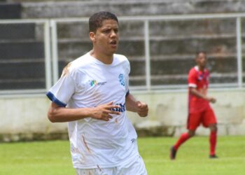 Dínamo vence Arachás e é finalista na Supercopa dos Campeões