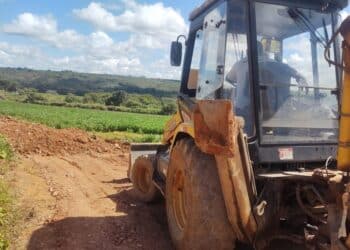 Prefeitura de Araxá inicia divulgação diária da manutenção de estradas rurais