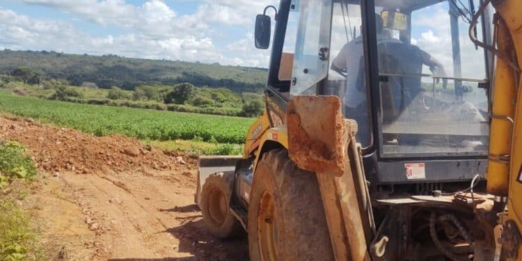 Prefeitura de Araxá inicia divulgação diária da manutenção de estradas rurais