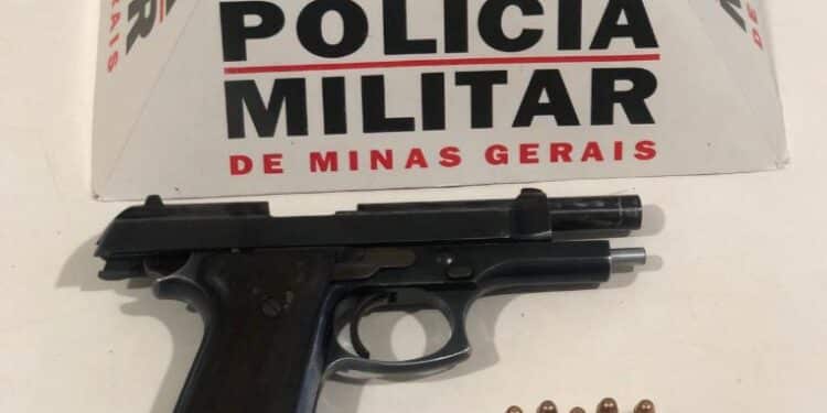 EM NOVA PONTE/MG A POLÍCIA MILITAR REALIZA PRISÃO DE SUSPEITO POR PORTE ILEGAL DE ARMA DE FOGO