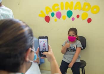 Saúde convoca população de 12 a 59 anos para vacina monovalente contra a Covid-19 nesta sexta (17); confira outros públicos