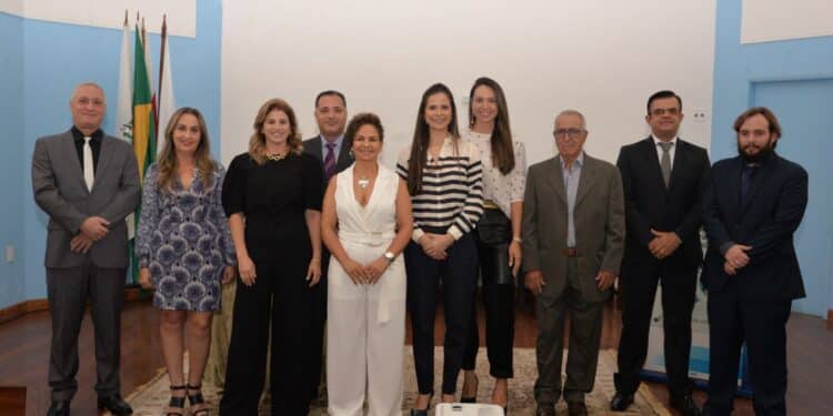 Elisa Baião Macêdo assume FACIA para mais um mandato