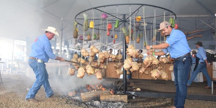 Cardápio da Queima do Alho tem variedade de carnes e principais pratos típicos da região