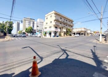 Cruzamento entre as avenidas Senador Montandon e Getúlio Vargas fica interditado nesta sexta