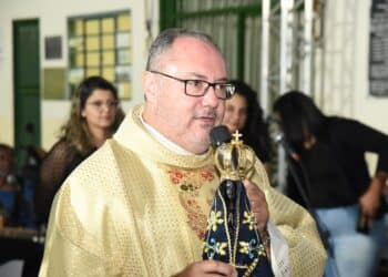 Araxá Rodeio Show começa nesta terça (18) com missa sertaneja