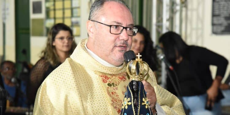 Araxá Rodeio Show começa nesta terça (18) com missa sertaneja