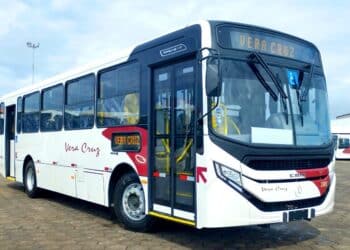 Renovação da frota de veículos do transporte coletivo é iniciado e ônibus terá acesso de internet gratuito para passageiros em Araxá