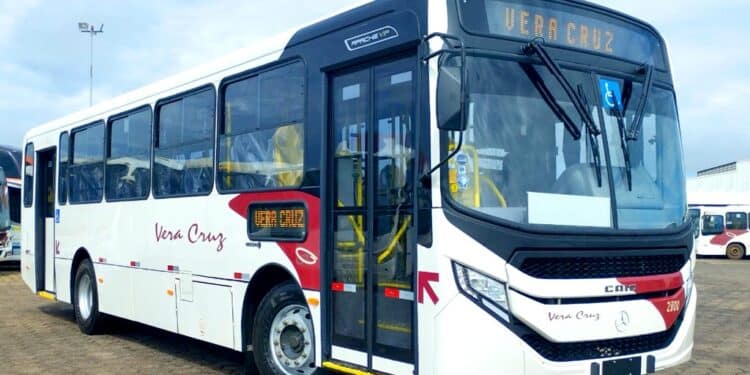 Renovação da frota de veículos do transporte coletivo é iniciado e ônibus terá acesso de internet gratuito para passageiros em Araxá