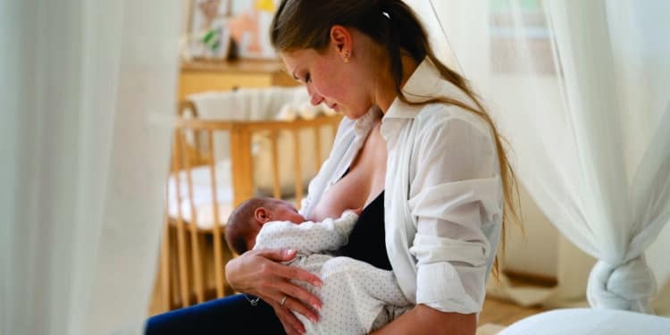 Amamentação exclusiva até os seis meses é realidade para menos da metade dos bebês