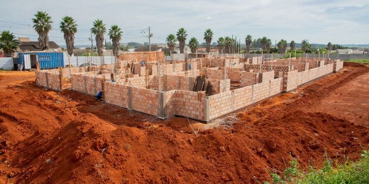 Prefeitura de Araxá inicia construção do Cemei Terezinha Côrtes no bairro Jardim Europa