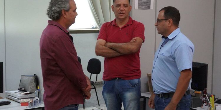 Mais de 100 quilômetros de estradas rurais receberam trabalho de manutenção mesmo em período chuvoso