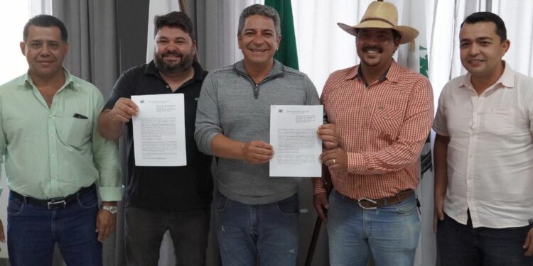 Prefeitura de Araxá assina dois termos de fomento com a Associação de Equoterapia Prosseguir