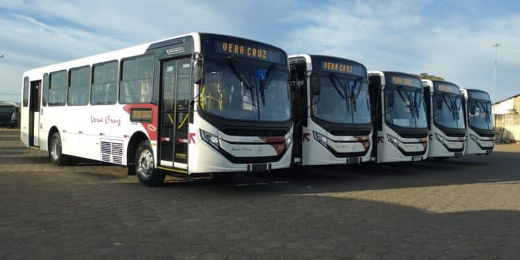 Transporte público de Araxá recebe cinco novos ônibus e internet gratuita para passageiros inicia a partir desta quarta