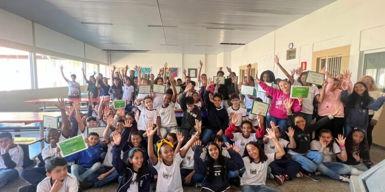 Escola Municipal Professora Auxiliadora Paiva vence o Concurso Reciclando e Brincando