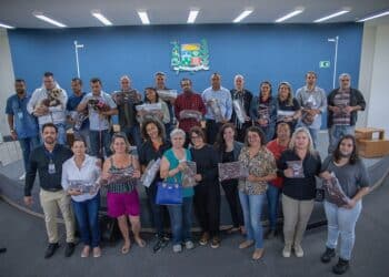 Parceria entre a Prefeitura de Araxá e Apac faz doação de agasalhos e cobertores para animais de rua