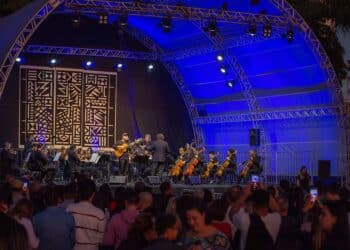 João Bosco e Orquestra Ouro Preto se apresentaram para milhares de pessoas em Araxá