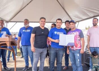 14ª edição do Prefeitura no Bairro contempla famílias com escrituras definitivas e oferece mais de 40 serviços gratuitos à população