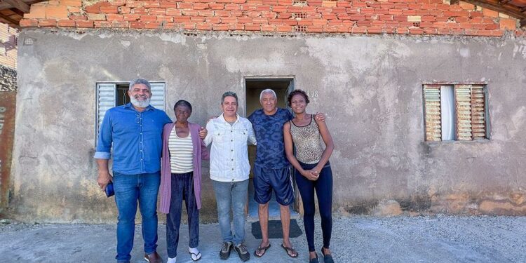 Prefeitura de Araxá entrega os 10 primeiros imóveis contemplados pelo projeto Belo Banho