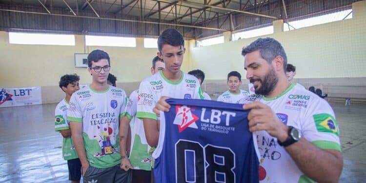 Projeto Cesta na Educação realiza formação de novos treinadores e capacitação para alunos