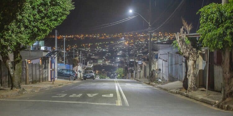 Prefeitura já implantou a iluminação de LED em mais de 30 bairros de Araxá