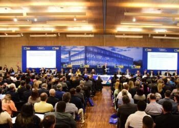 Piso da Enfermagem é debatido pelos municípios em Brasília; STF define que benefício é proporcional à carga horária trabalhada