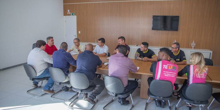 Prefeitura de Araxá recebe representantes de motoristas de aplicativos