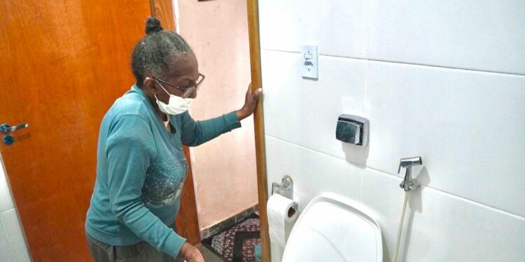 Prefeitura de Araxá já concluiu a reforma de 35 banheiros pelo projeto Belo Banho