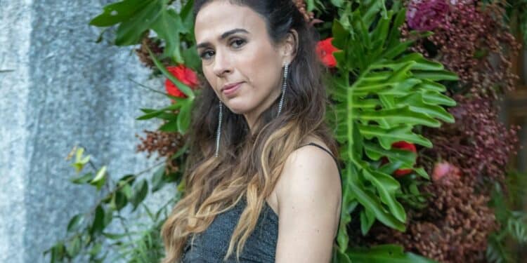 Tata Werneck testa positivo para Covid e gravações de Terra e Paixão sofrem alterações