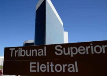 Maioria do TSE mantém decisão que declarou Bolsonaro inelegível