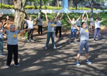 Projeto Lian Gong oferece aulas gratuitas de ginástica terapêutica em Araxá