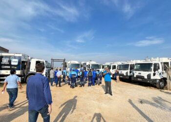 Recolhimento de lixo passa a ser diário em áreas residenciais e comerciais, informa prefeitura