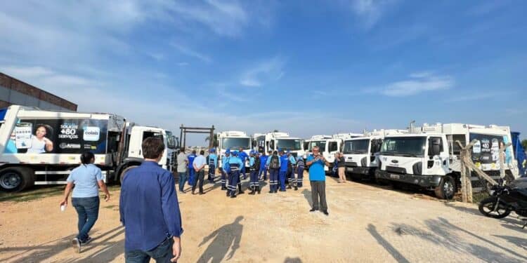 Recolhimento de lixo passa a ser diário em áreas residenciais e comerciais, informa prefeitura