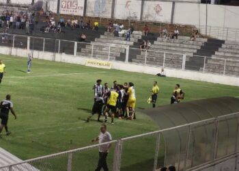 Campeonato Mineiro: Araxá Esporte faz o dever de casa, vence e está virtualmente classificado