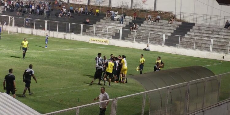 Campeonato Mineiro: Araxá Esporte faz o dever de casa, vence e está virtualmente classificado