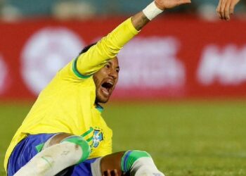 CBF confirma ruptura de ligamento cruzado anterior de joelho de Neymar