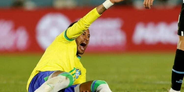 CBF confirma ruptura de ligamento cruzado anterior de joelho de Neymar
