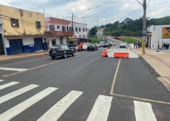 Trecho da avenida Senador Montandon fica interditado no domingo (22) próximo ao Viaduto José Domingos Filho
