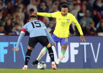 Eliminatórias: Brasil perde para Uruguai em noite para esquecer
