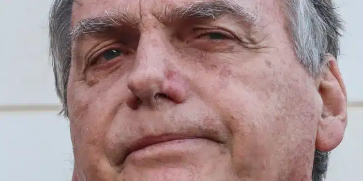 Bolsonaro é condenado a indenizar jornalistas por danos morais